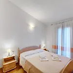 The Fantastic Residenza Badus 1 Bedroom Sleeps 4 No0811m Appartamento Badesi
