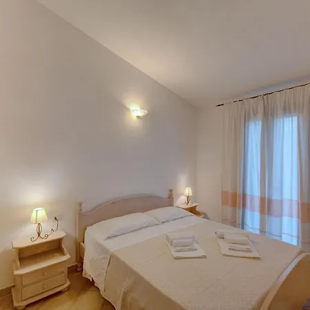 The Fantastic Residenza Badus 1 Bedroom Sleeps 4 No0811m * Badesi