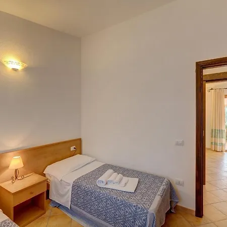 The Fantastic Residenza Badus 1 Bedroom Sleeps 4 No0811m Badesi