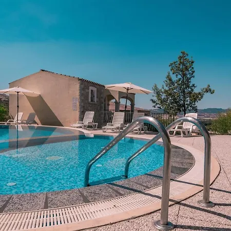 The Fantastic Residenza Badus 1 Bedroom Sleeps 4 No0811m Badesi