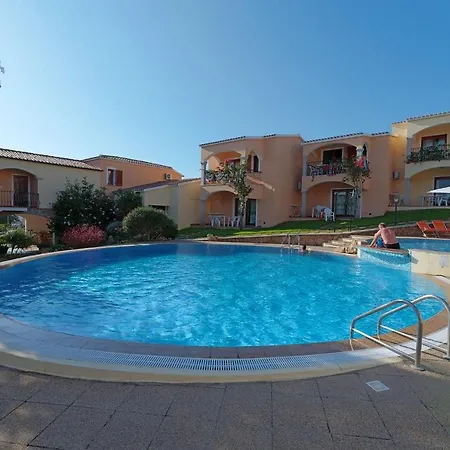 The Fantastic Residenza Badus 1 Bedroom Sleeps 4 No0811m Badesi
